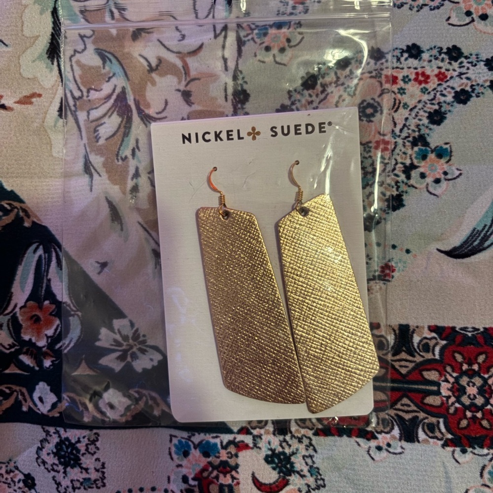Nickel & Suede Gold Textured Earrings